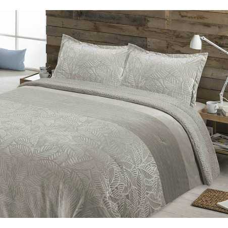 Super Soft Faux Fur Winter Quilt by GFFerrari